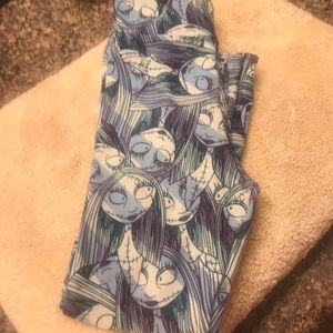 Girls lularoe nightmare leggings!